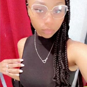 Meet your Posher, Trinity